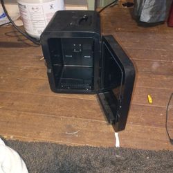 Frigidaire Mini Fridge "Ice Cold"