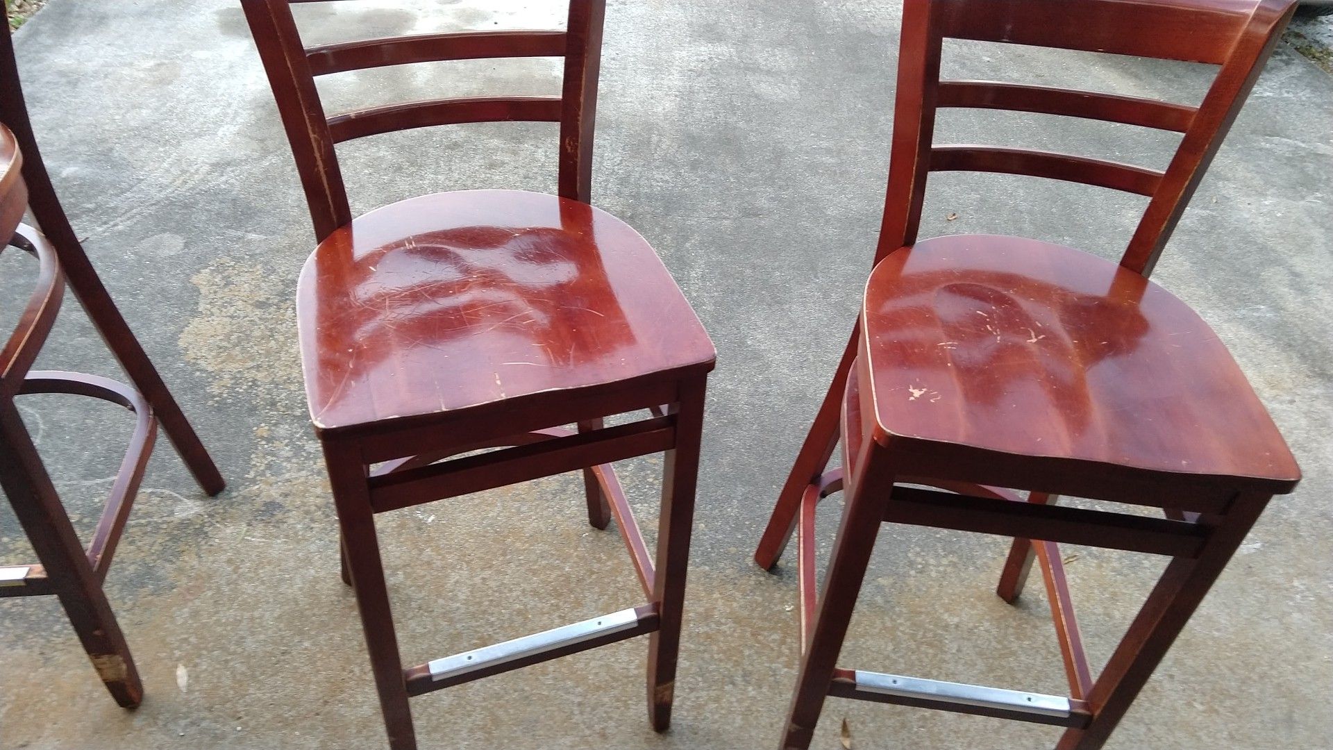 4 bar stools