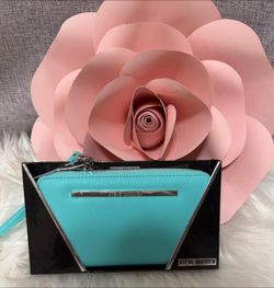Steve Madden wristlet