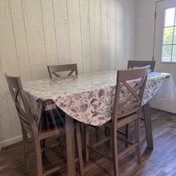 Dinning Table 