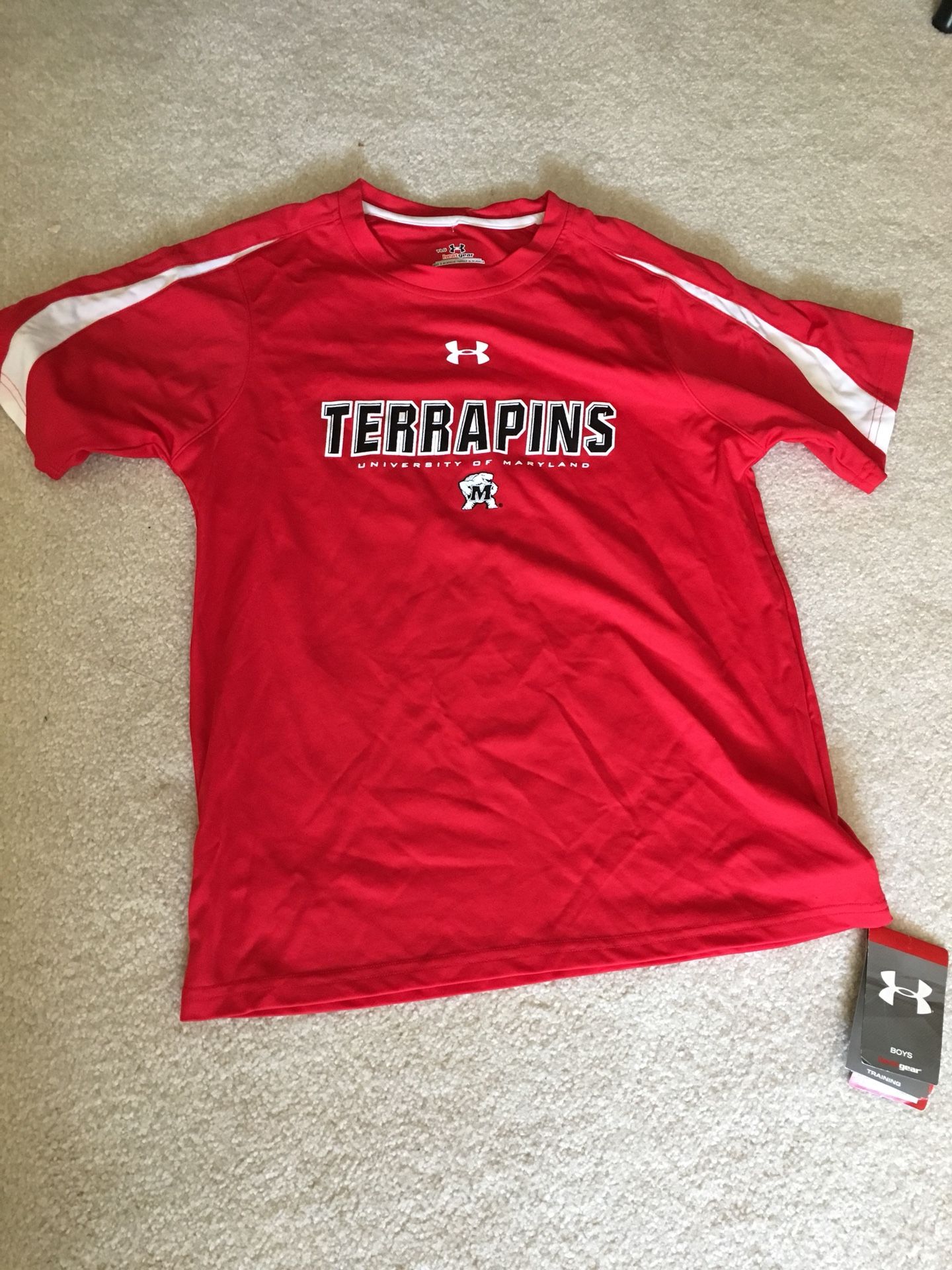 New with tags boys large underarmour heat gear shirt
