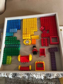 Lego Duplo in Yellow & Red Bucket 1987 excellent condition
