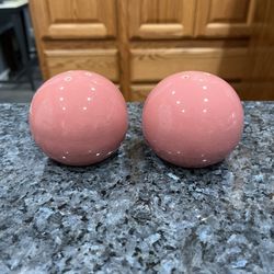 Vintage Japan Mauve Color Salt And Pepper Shakers.  Preowned 