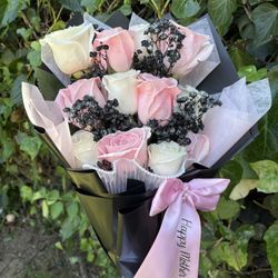 Ramo Rose Bouquet 1 Dozen Roses