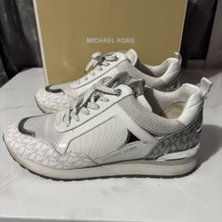 Michael Kors Sneakers Size 10