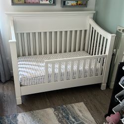 Solid Wood Crib/Toddler bed 