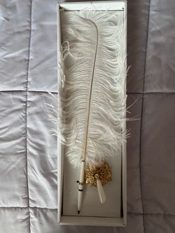Feather White Pen With Stand