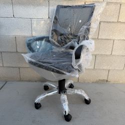 Black Mid-Back Mesh Swivel Rolling Office Chair with Adjustable Height