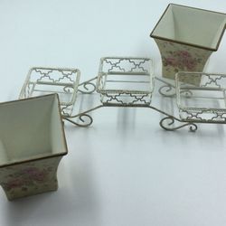 Metal Planter Stand With 2 Plastic Vases