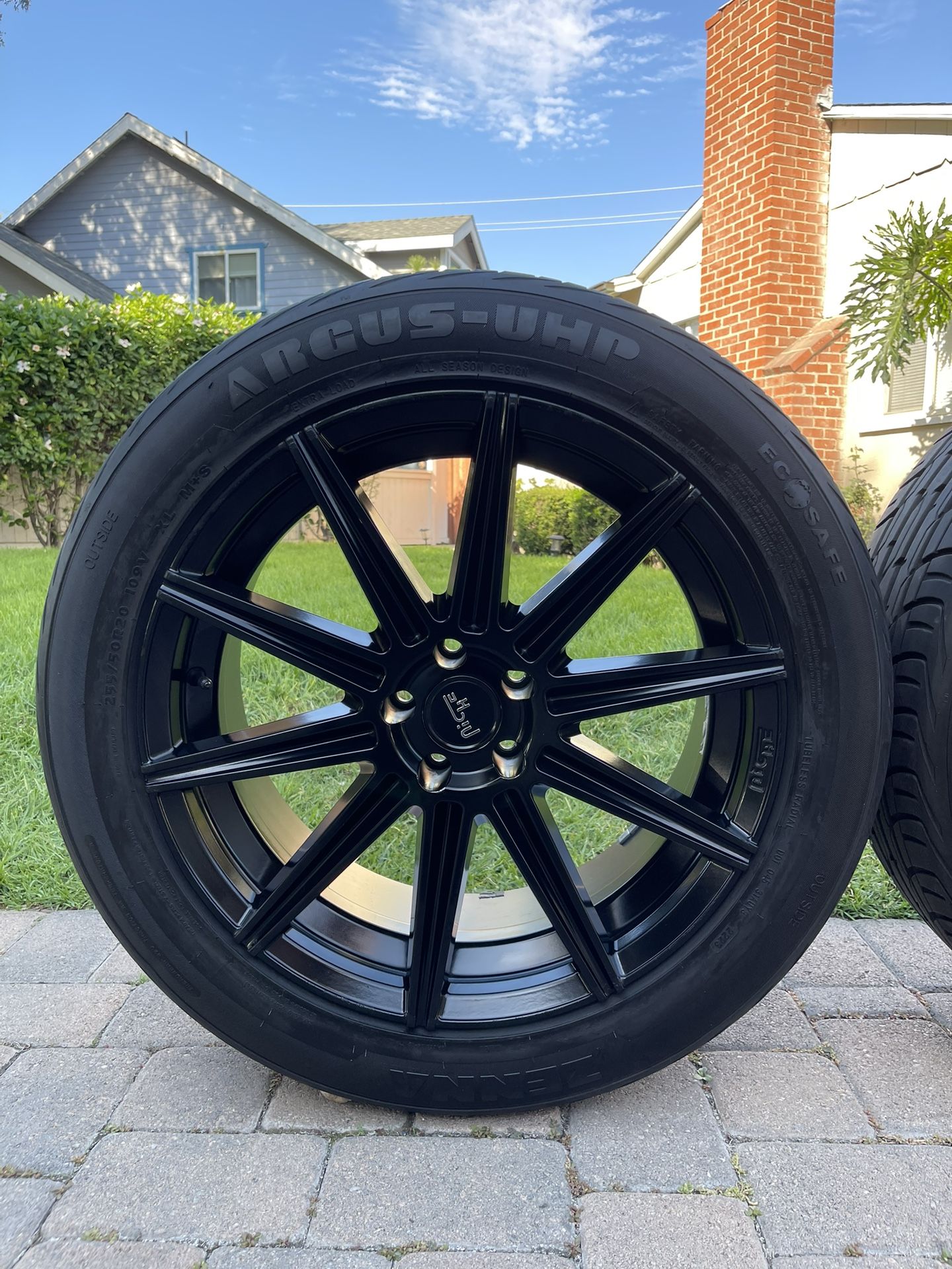 5 lug nut rims & TIRES/ rines & LLANTAS de 5 birlos (5x112) Size: 20” GOOD TIRES