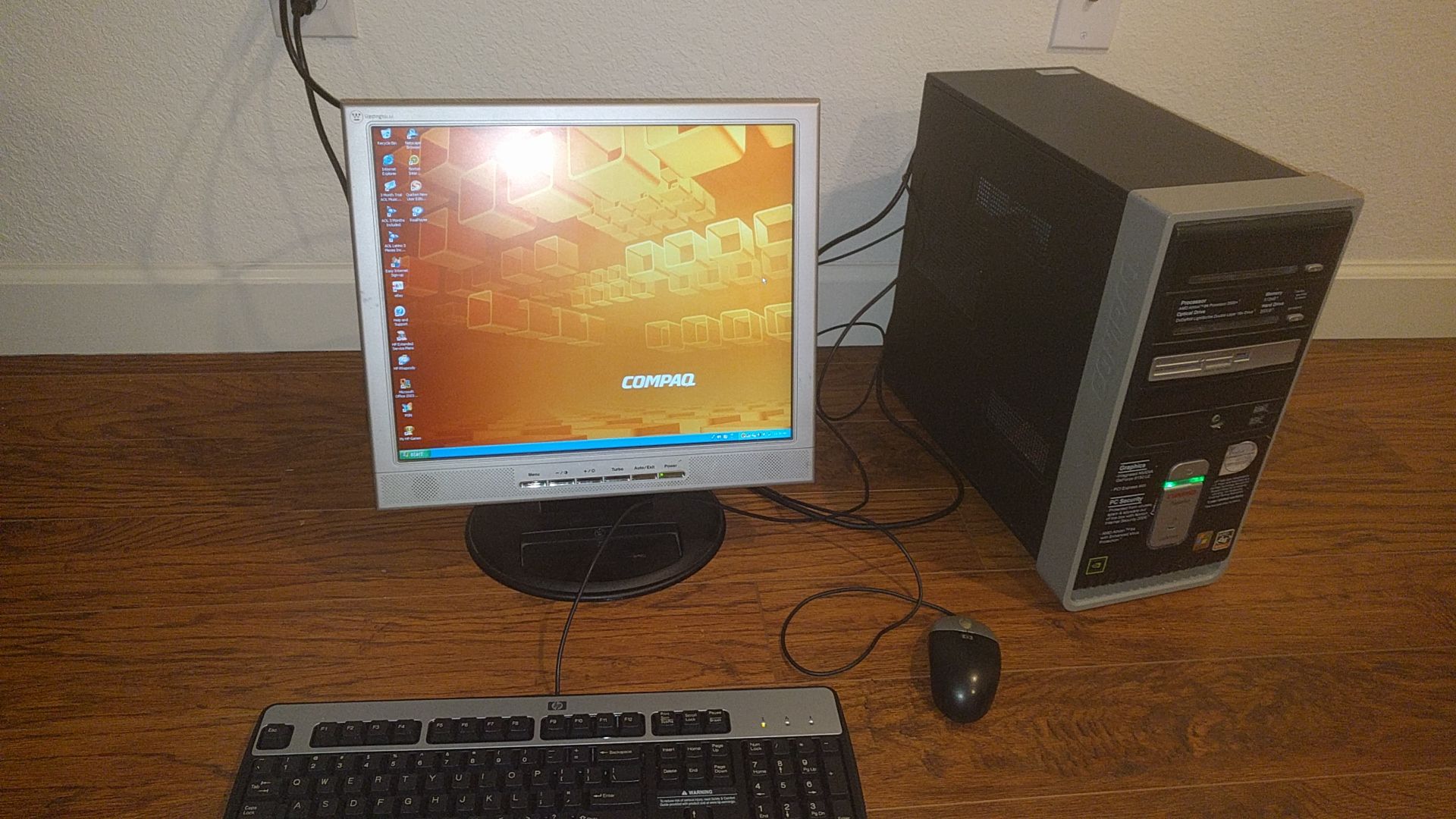 HP Compaq Presario Desktop SR1920NX
