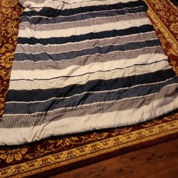 Polyester Queen Size Comforter 