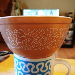 Pyrex Bowl