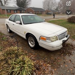 2002 Ford Crown Victoria