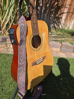 IBAN̈ES ELECTRIC ACOUSTIC GUITAR NEW STRINGS BUILD IN TUNER AMAZING SOUND FULL SIZE READY TO PERFORM ANYWHERE