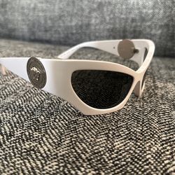 Brand New Versace (Medusa Runway Cat Eye Sunglasses) 