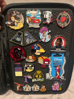 Disney pins for trade !