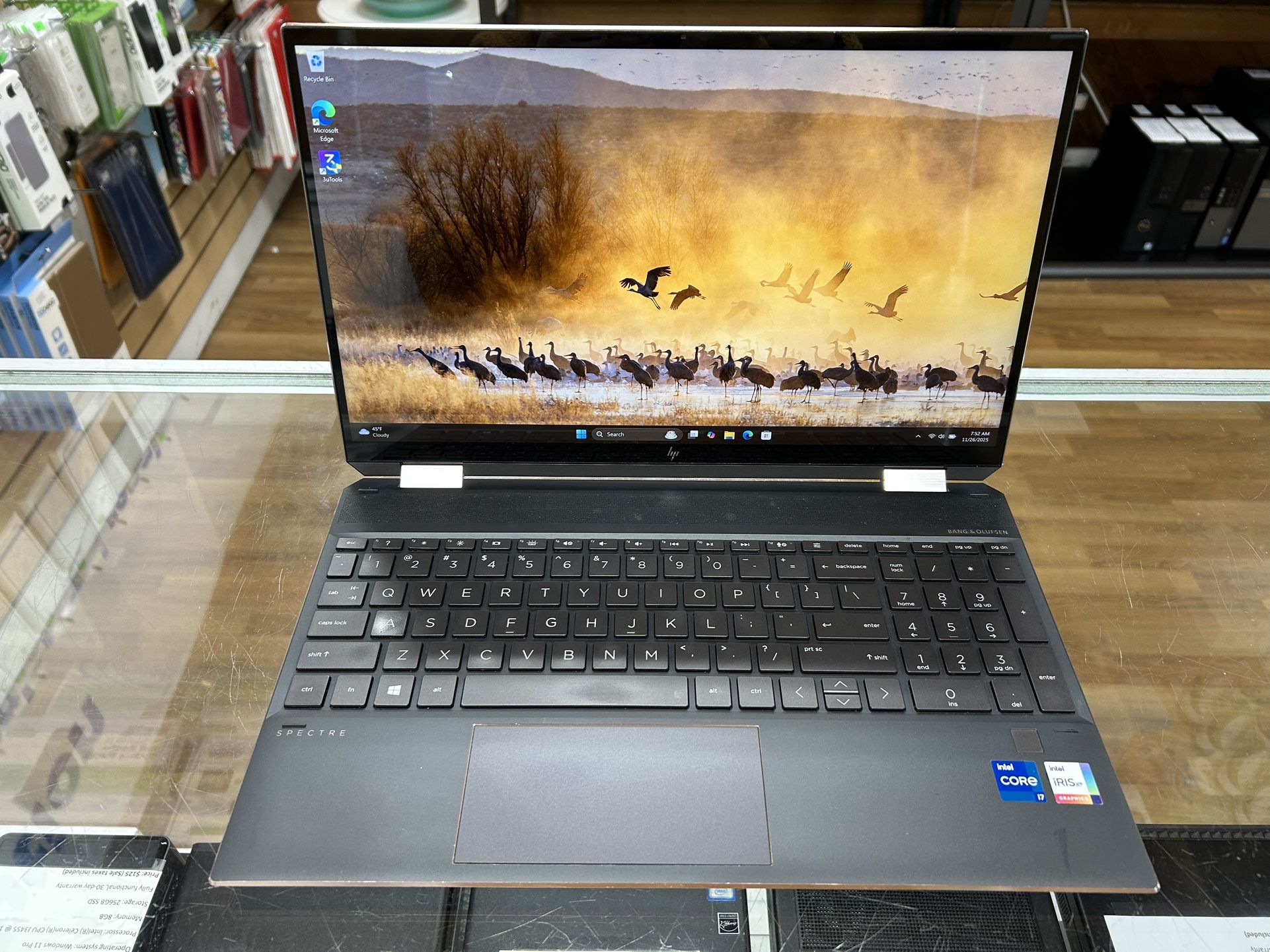 HP Spectre x360 Convertible Model 15-eb1043dx 15.6 inch Touchscreen core i7-11th gen 16GB RAM 512GB SSD