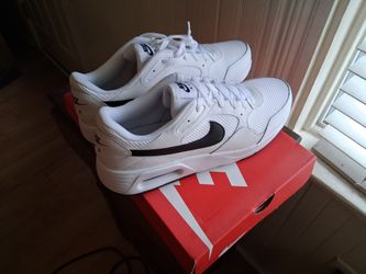 Nike Air max sneakers size 12 mens new