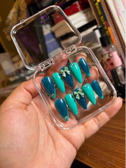 Press on nails with prep and glue