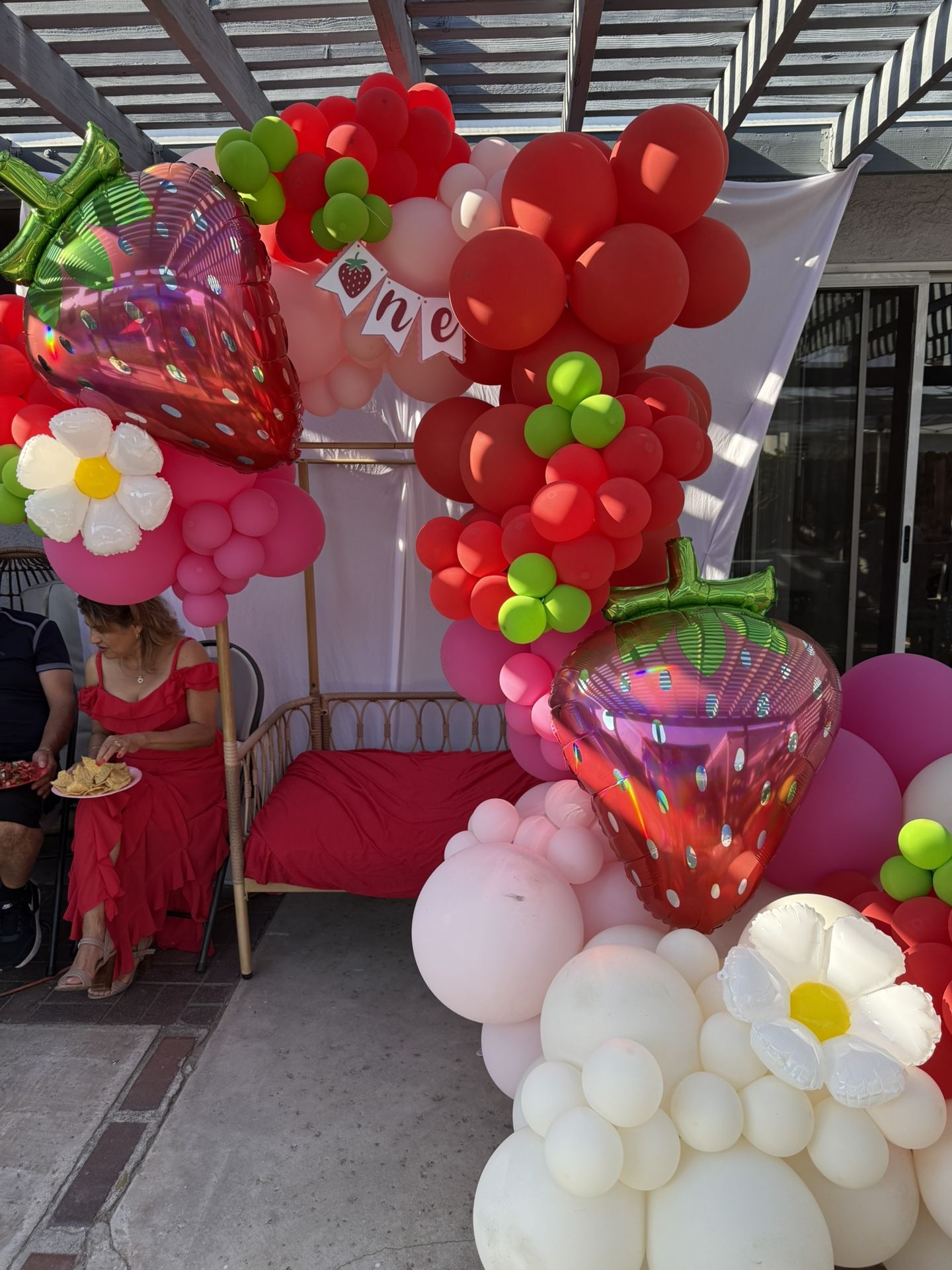 Berry Balloon Arch Strawberry