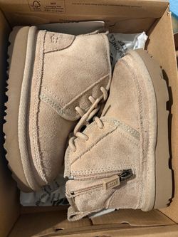 Toddler Uggs size 9c