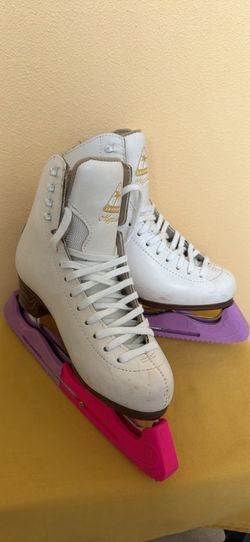Jackson Mystique 1490 Ultima Mark II women figure ice skates. Size 5 1/2