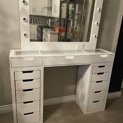 Vanity Desk With Mirror