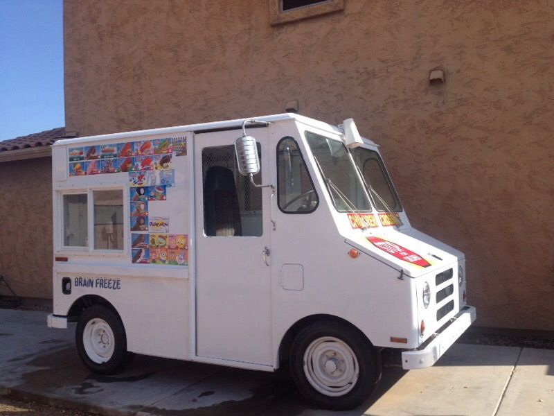 1984 FJ8C AM General ( ice cream truck)