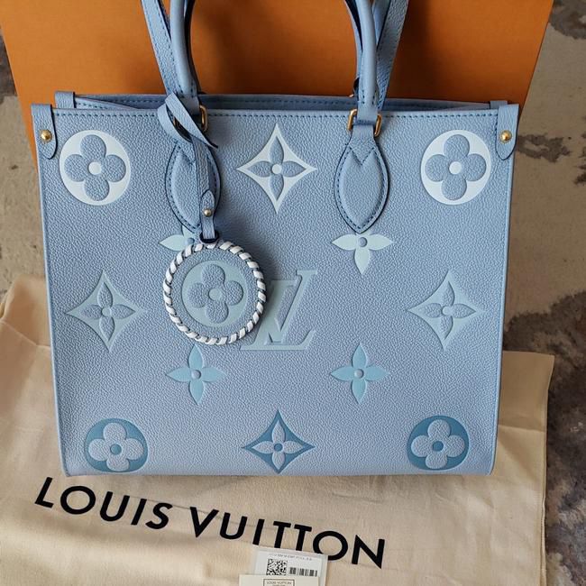 Authentic Louis Vuitton Giant by the pool Onthego Summer Blue