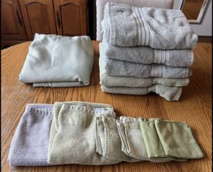 Bath Towels, Hand Towels, Wash Cloths And Shower Curtain 