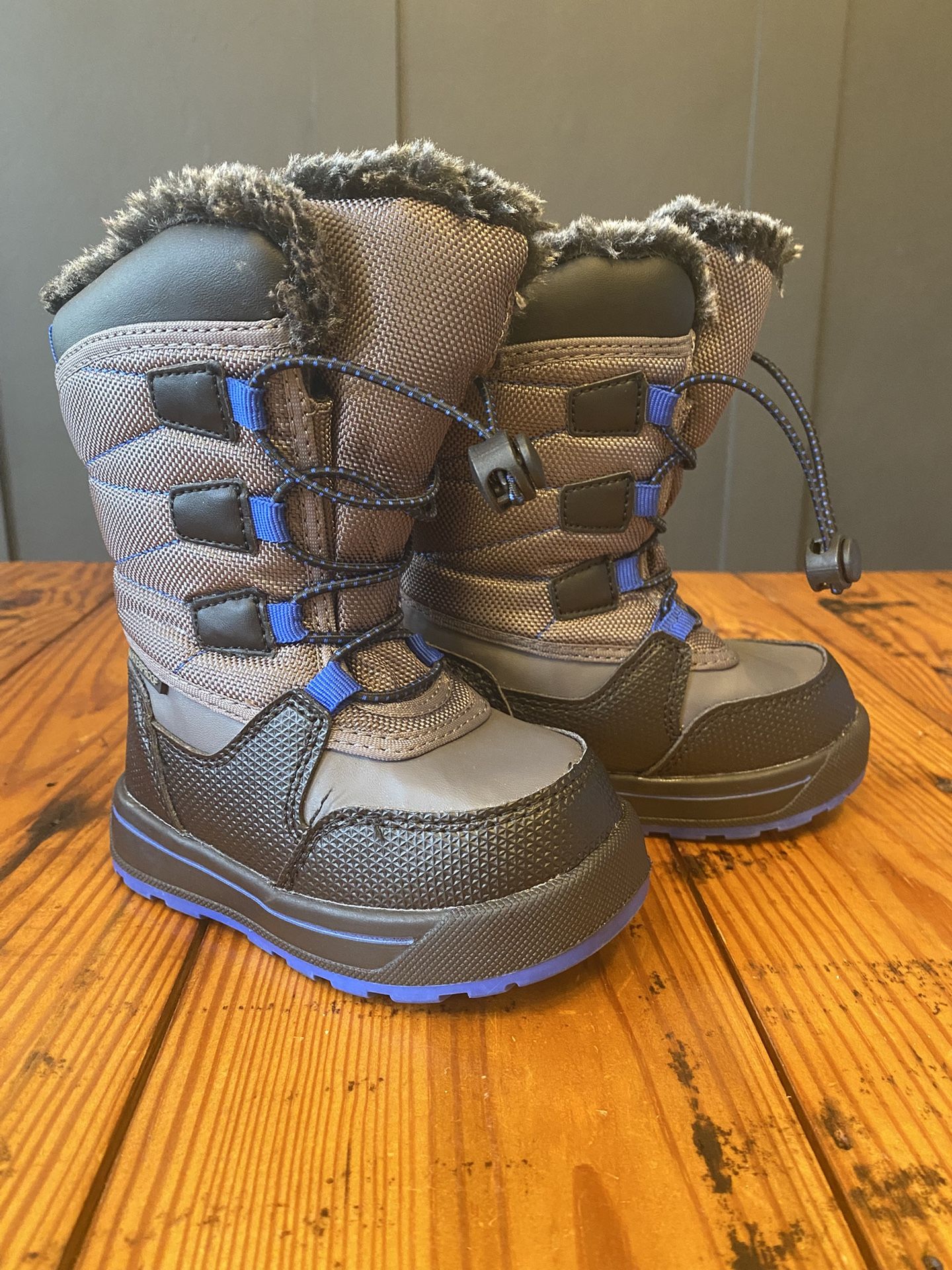 Toddler Size 6 Snow Boots $10