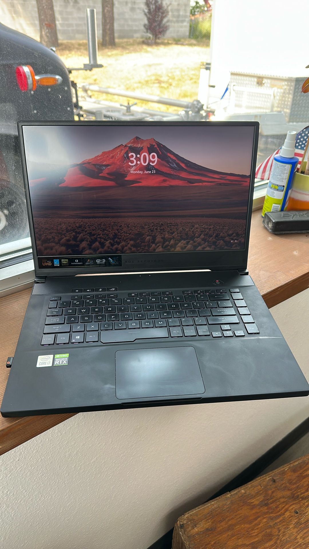 ROG zephyrus M15 GU502 Laptop