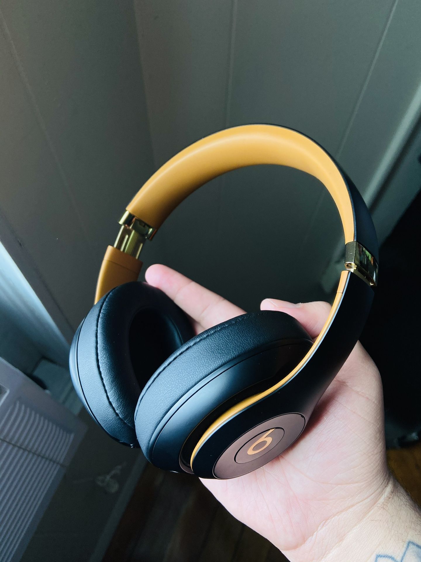 Beats Studio 3 Wireless like new