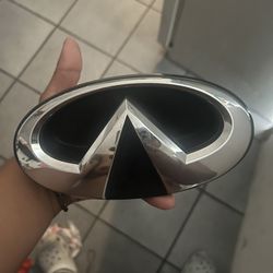 Infiniti Badge