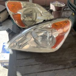2003 Honda Crv OEM Headlights 