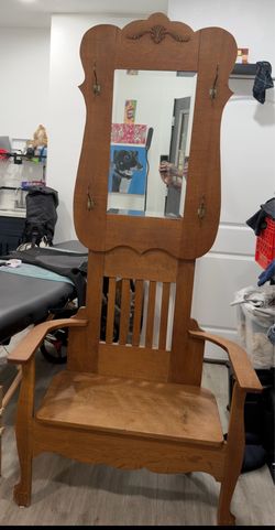 Wood bench with mirror