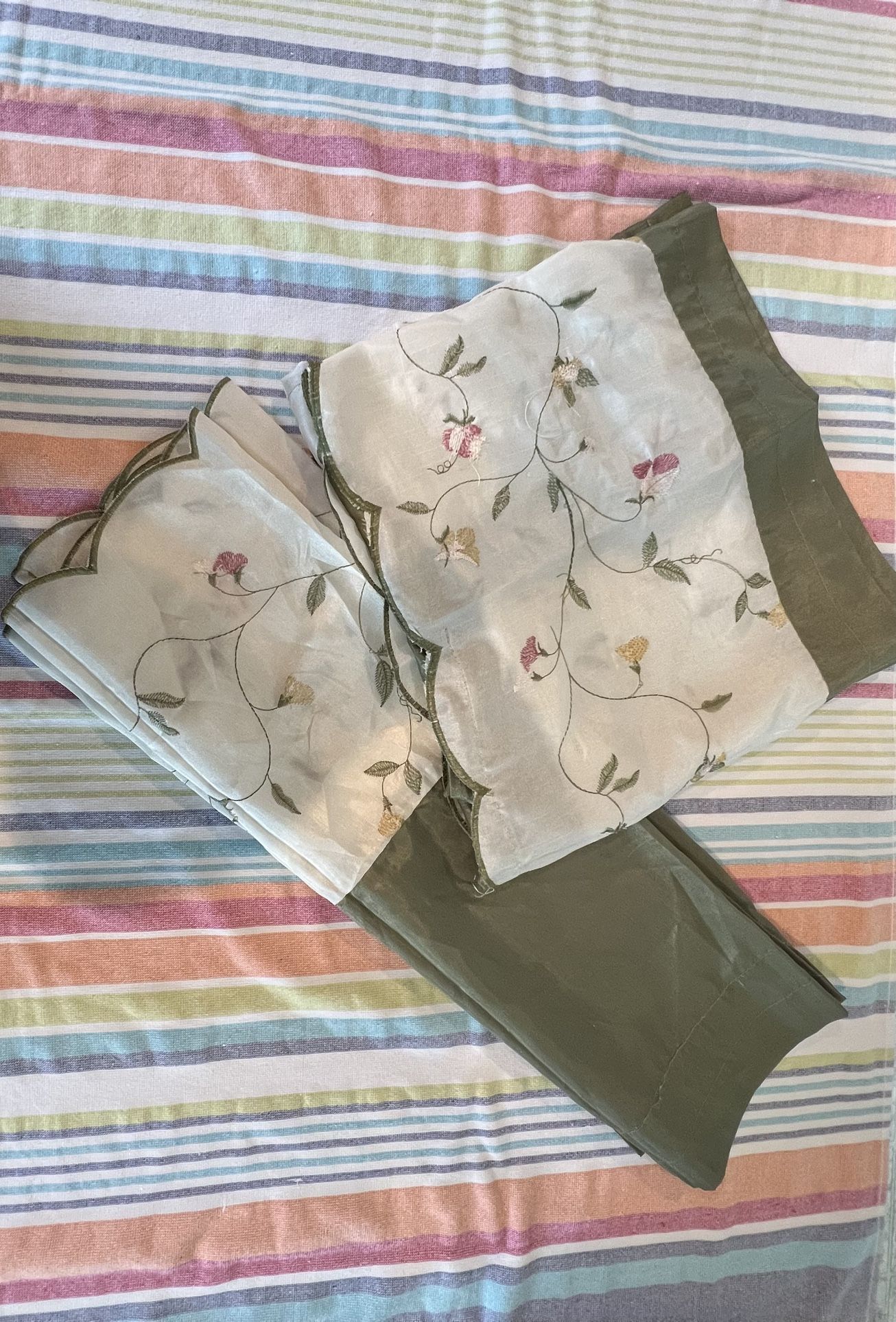  Valance And Curtain Sets Sold Separate By Pic 