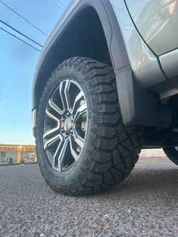 20x9 6x139 GMC Rims and Tires 33/1250/20 Onyx RT LT