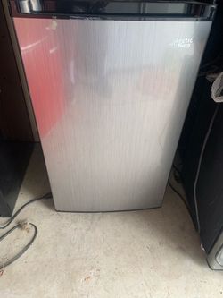 Mini fridge