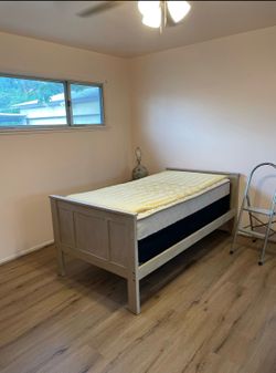 Twin bed, mattress, and box springs