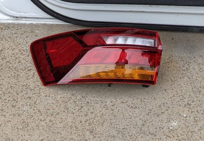 2019-2025 Volkswagen Jetta Left Taillight