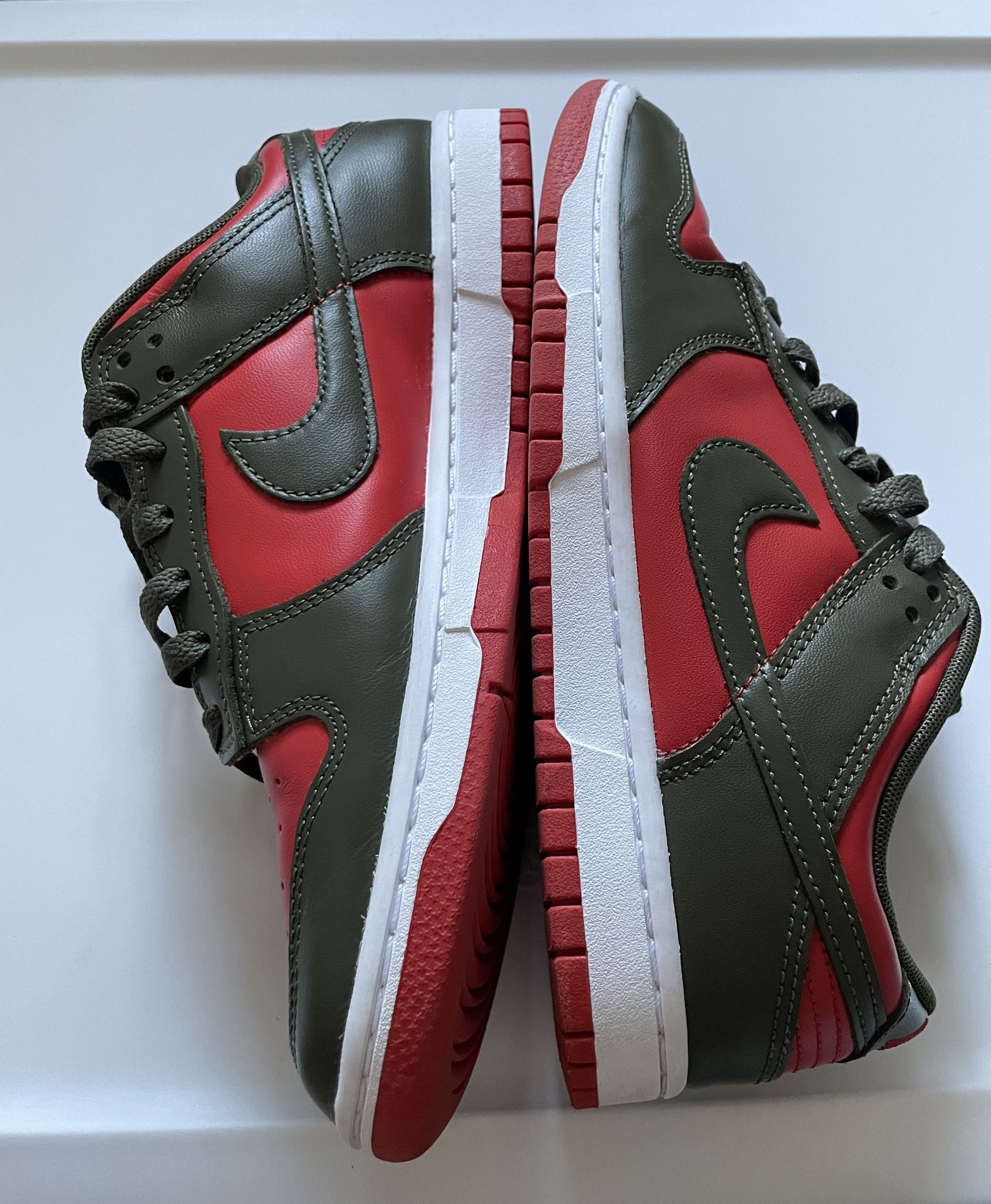 Men’s Shoe Size 8 Nike Dunk Low Mystic Red Cargo