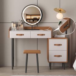 Dressing table.$110