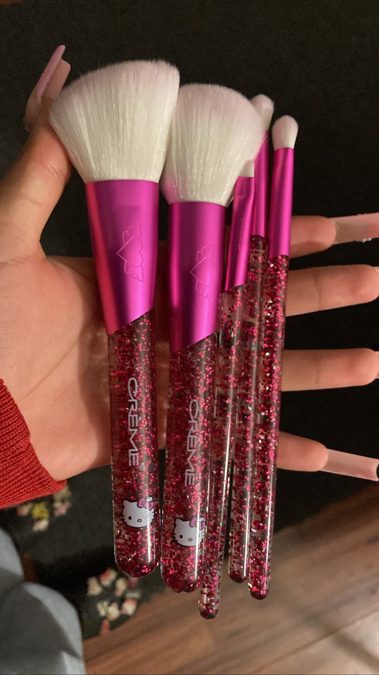 hello kitty makeup brushes