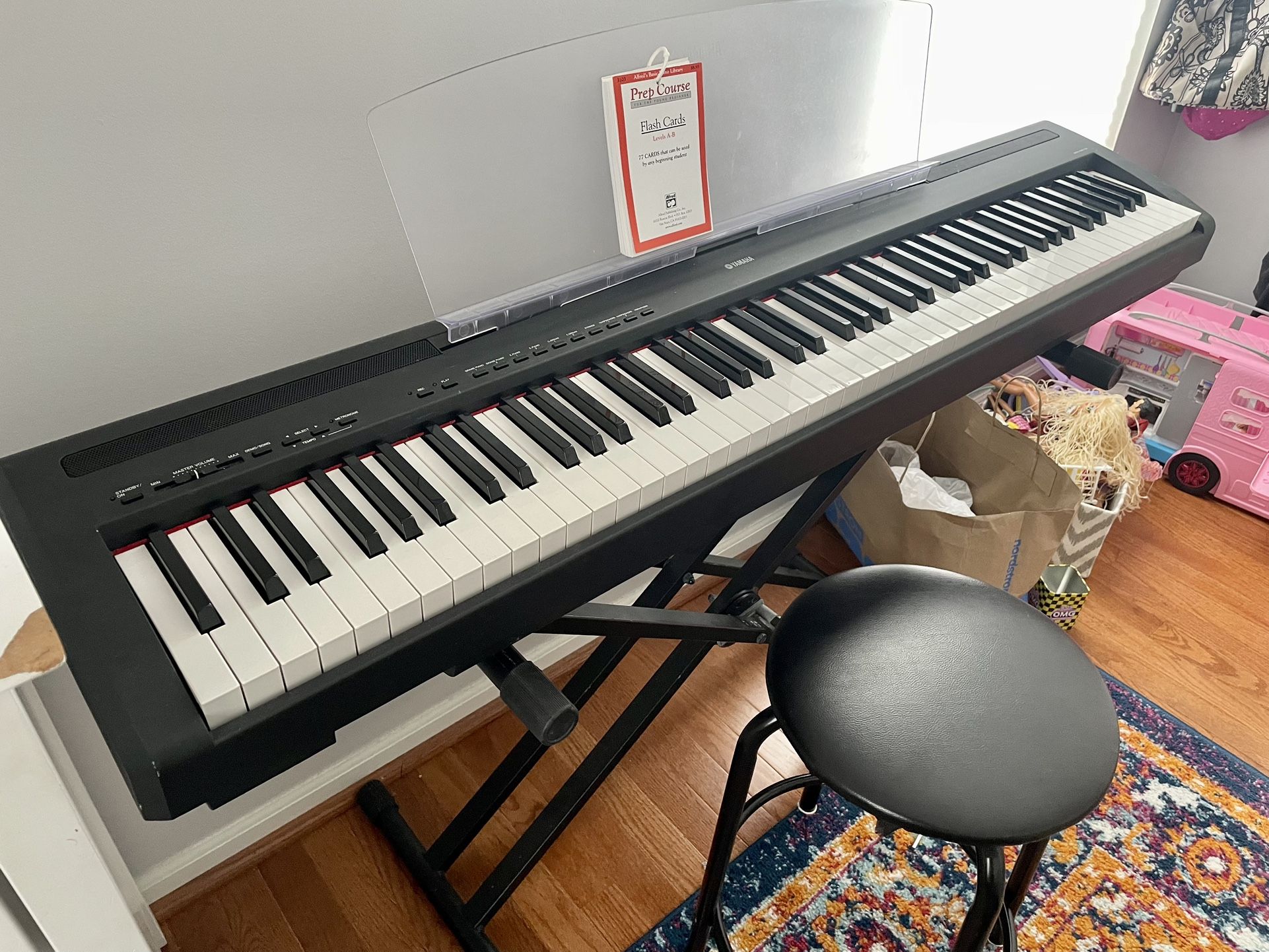 Yamaha P85 Digital Piano w Stand - 88 weighted keys