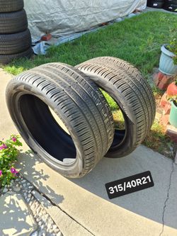 315/40R21