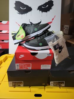 Nike Dunks Size 7.5 Women/ 6 youth