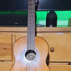 Yamaha G60A Classical Acoustic Guitar With Hard Case