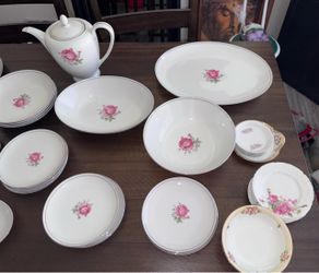 antique dinnerware/Vajilla antigua